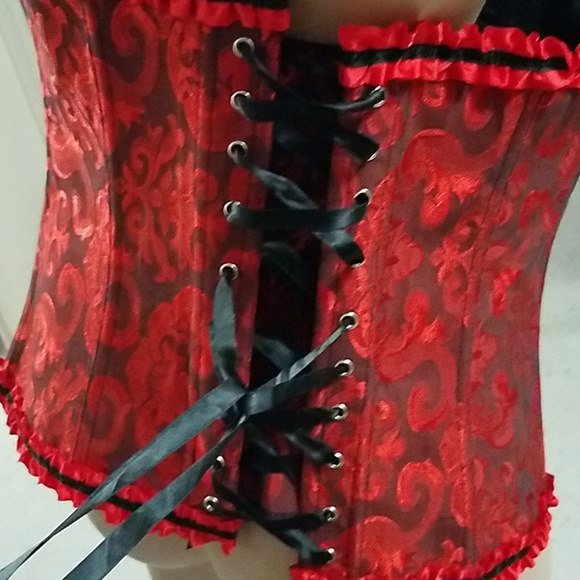 Corset - Picture 3 of 8